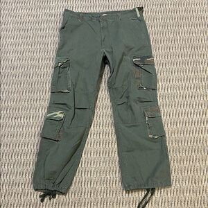 Army Issued: Men's Green Cargo Pants